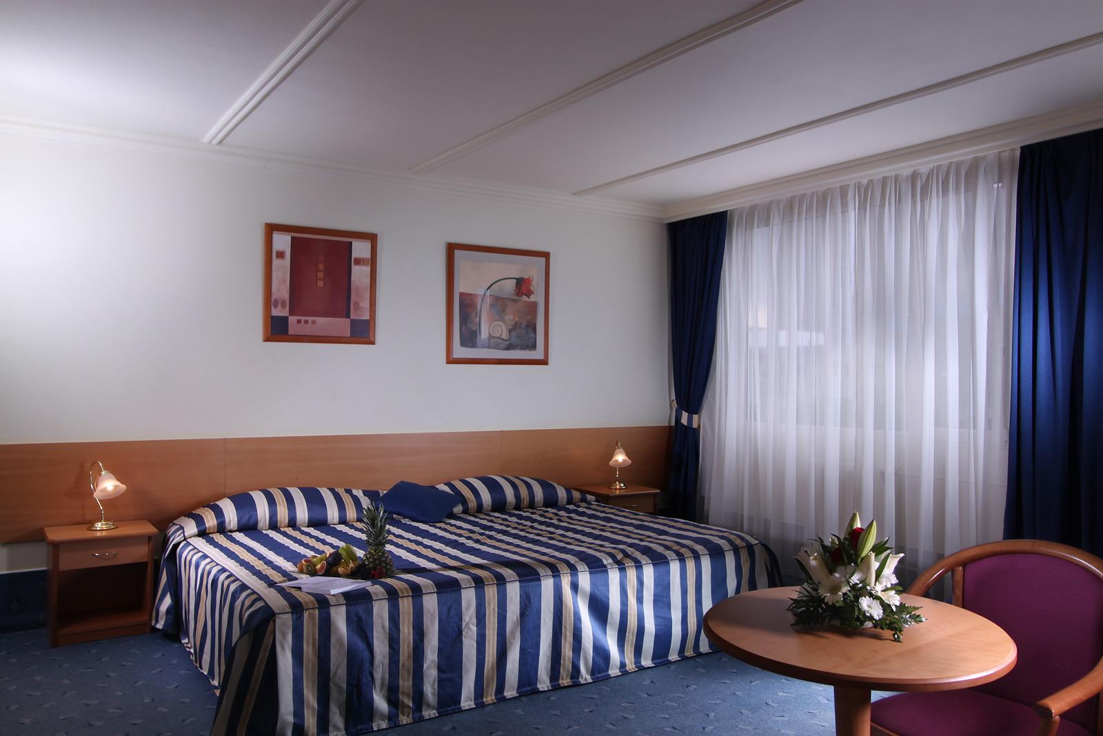 Top Hotel Praha Esterno foto