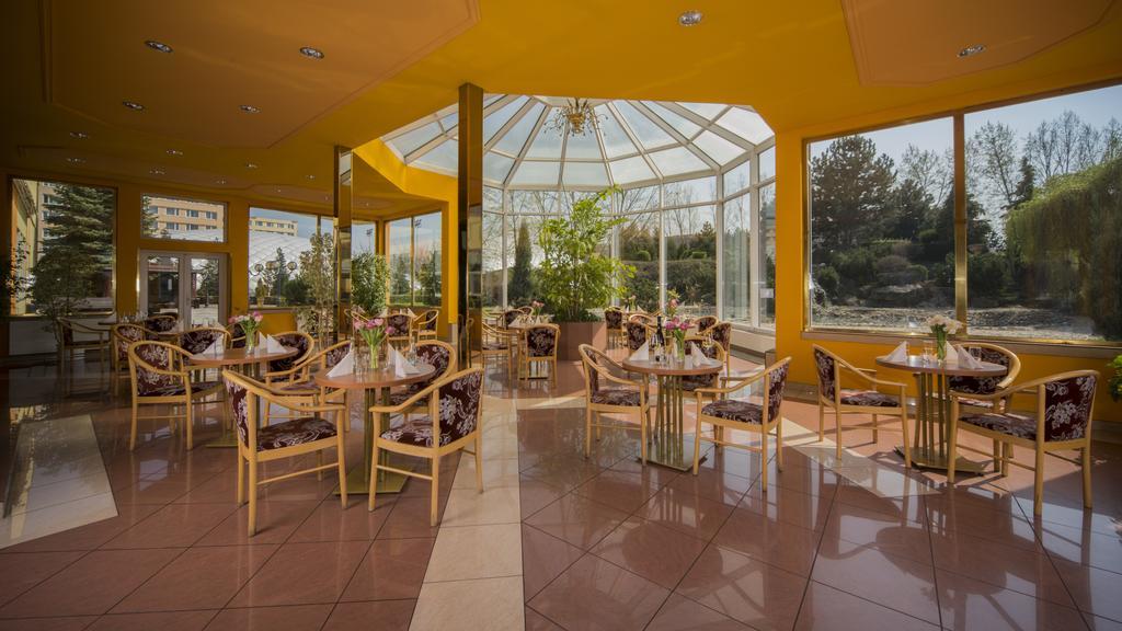 Top Hotel Praha Esterno foto