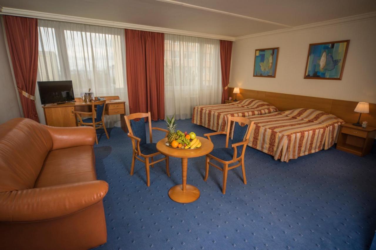 Top Hotel Praha Esterno foto